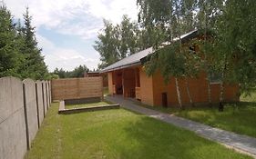 domek nad jeziorem